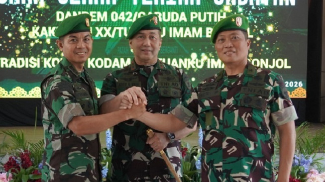 Brigjen Heri Purwanto Serahkan Tongkat Komando ke Kolonel Nyamin